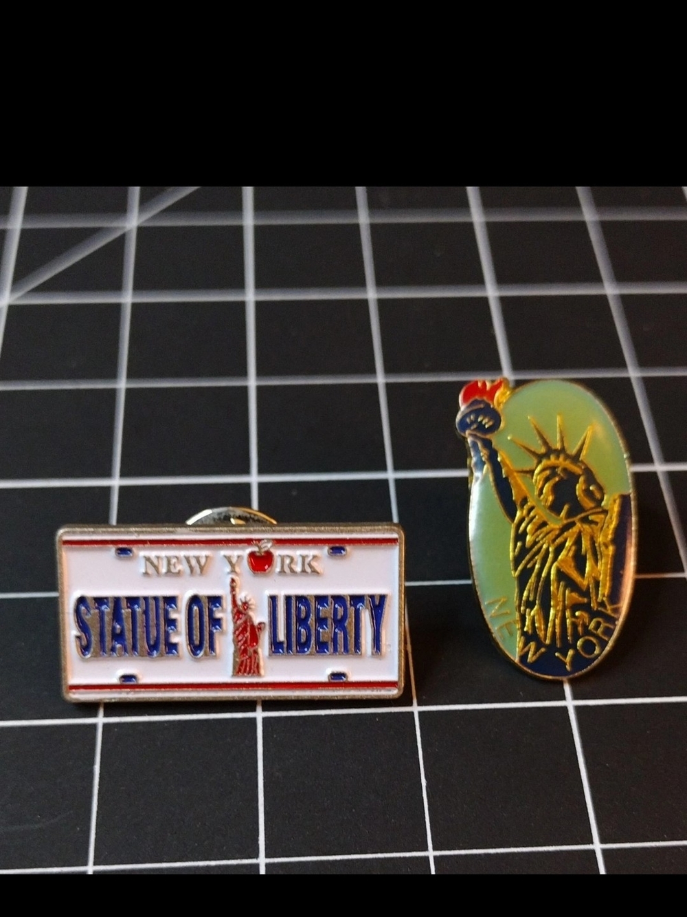 Lot of 2 Vintage Statue of Liberty New York Big Apple Lapel Pins Marked CMI